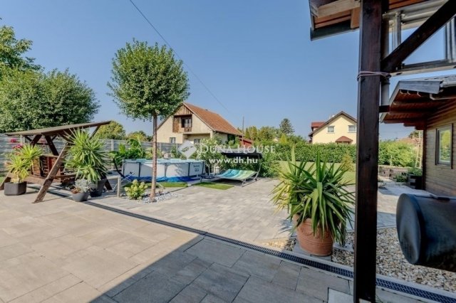 Eladó családi ház, Üllőn 349.9 M Ft, 6 szobás