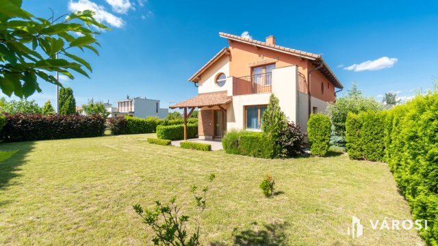 Eladó családi ház, Siófokon 139.99 M Ft, 5 szobás