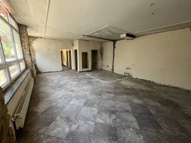 Eladó téglalakás, Dunaújvárosban 39.99 M Ft, 2+4 szobás