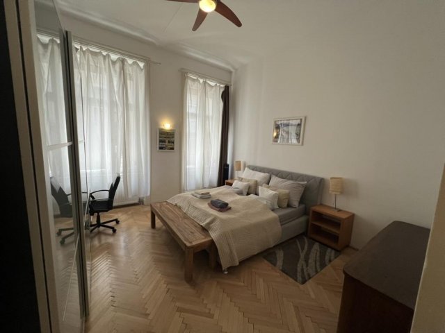 Eladó téglalakás, Budapesten, VI. kerületben 84.5 M Ft, 2 szobás