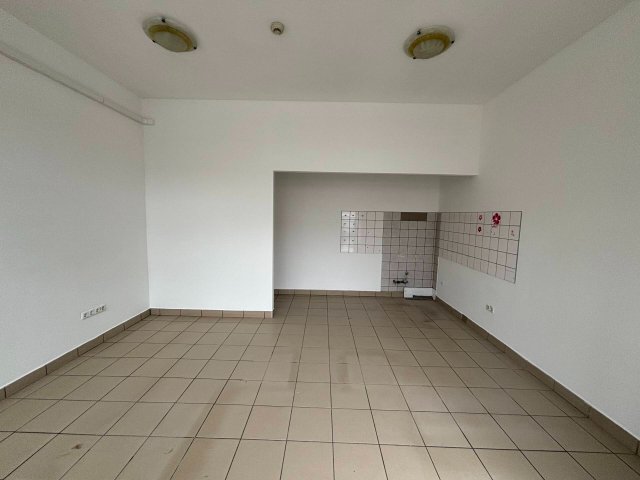 Kiadó üzlethelyiség, Miskolcon 200 E Ft / hó