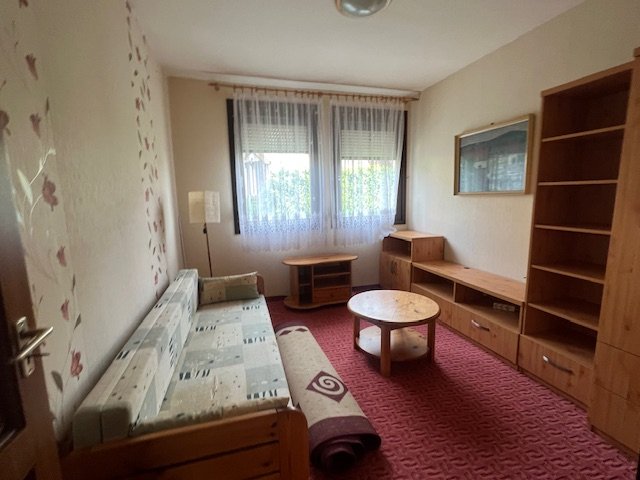 Kiadó családi ház, albérlet, Komlón 150 E Ft / hó, 4 szobás