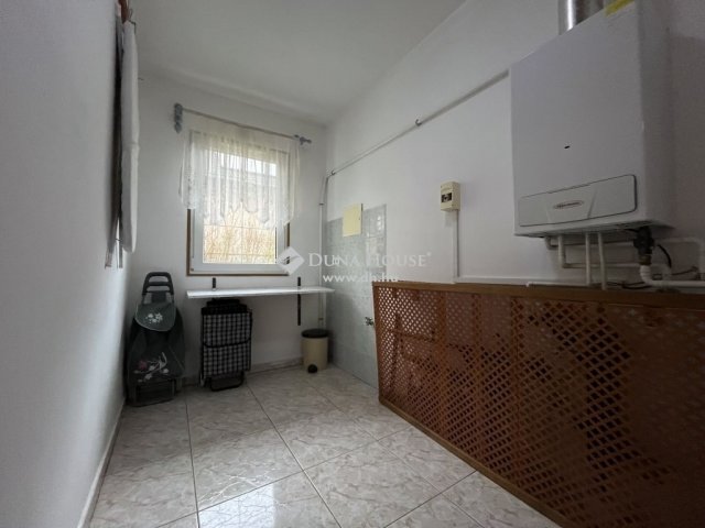 Eladó családi ház, Zircen 78 M Ft, 3 szobás