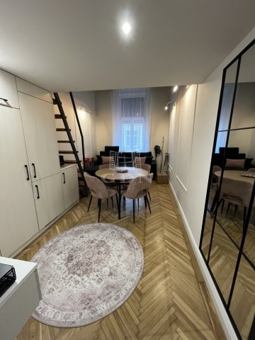 Eladó téglalakás, Budapesten, VI. kerületben 54.8 M Ft, 1 szobás