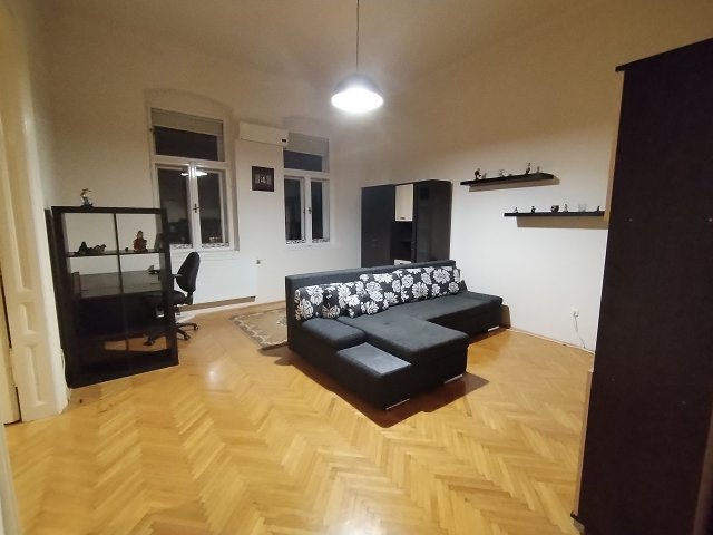 Kiadó téglalakás, albérlet, Szegeden 230 E Ft / hó, 2 szobás