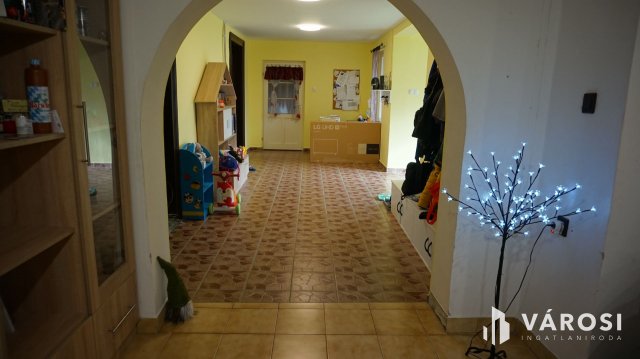 Eladó családi ház, Hódmezővásárhelyen 75 M Ft, 4 szobás