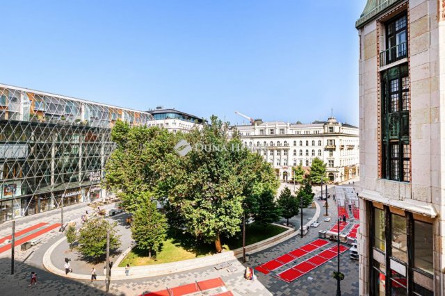 Eladó téglalakás, Budapesten, V. kerületben 160 M Ft, 2 szobás