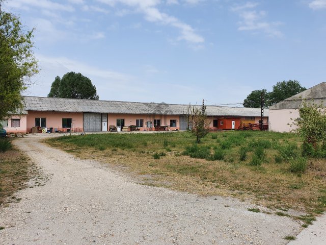 Kiadó ipari ingatlan, Kocséren 550 E Ft / hó