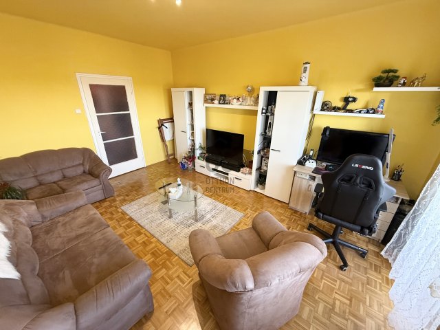 Eladó panellakás, Debrecenben 50 M Ft, 2 szobás