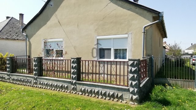 Eladó családi ház, Barcson 18 M Ft, 3 szobás