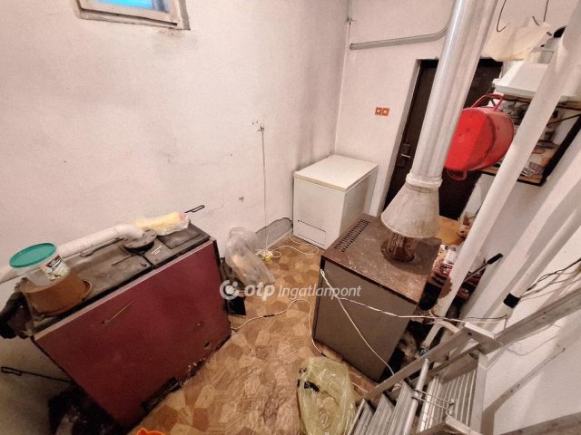 Eladó családi ház, Tiszakécskén 36.9 M Ft, 3 szobás