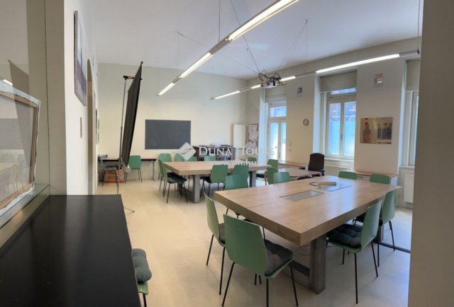 Eladó téglalakás, Budapesten, VI. kerületben 95 M Ft, 3 szobás
