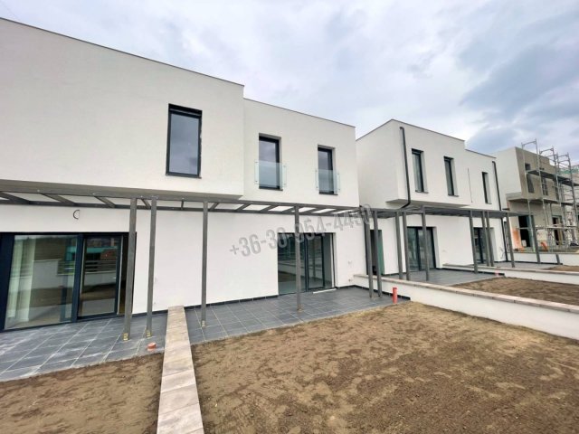 Eladó ikerház, Mogyoródon 125 M Ft, 4 szobás