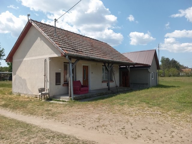 Eladó családi ház, Lajosmizsén 17.5 M Ft, 1+2 szobás