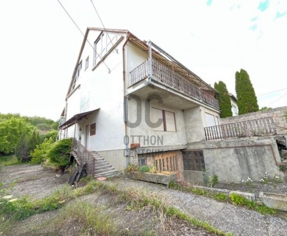 Eladó családi ház, Pakson 42 M Ft, 6 szobás
