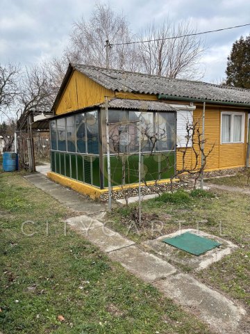 Eladó nyaraló, Balatonfenyvesen 30 M Ft, 2 szobás