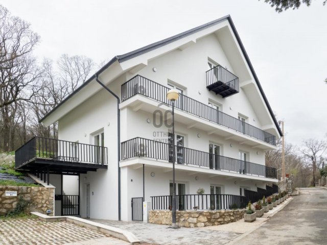 Eladó téglalakás, Pécsett 125 M Ft, 4 szobás