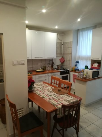 Kiadó téglalakás, albérlet, Szolnokon 160 E Ft / hó, 3 szobás