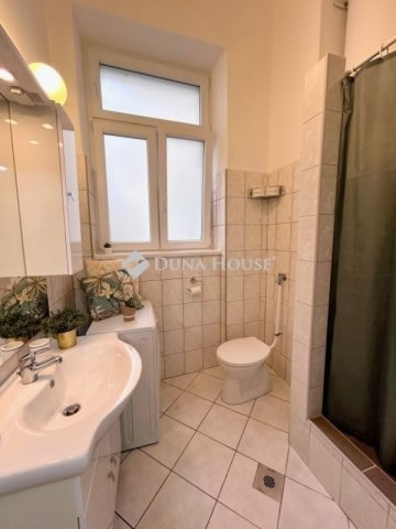 Eladó téglalakás, Budapesten, V. kerületben 89 M Ft, 2 szobás