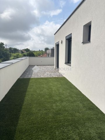 Eladó téglalakás, Veszprémben 115 M Ft, 2 szobás