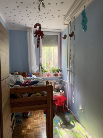 Eladó téglalakás, Tatabányán 31.7 M Ft, 2 szobás