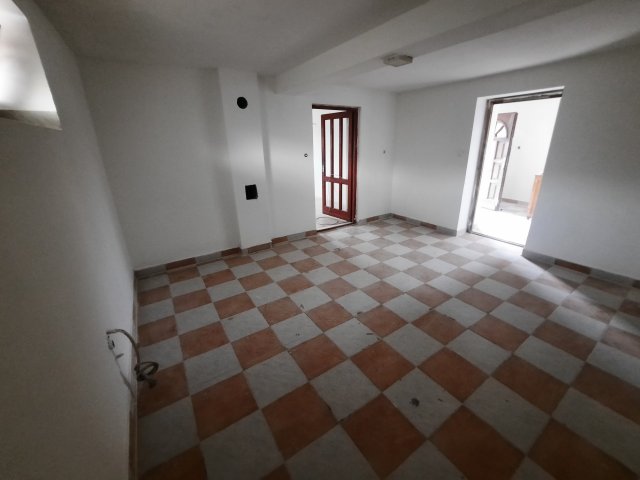 Eladó családi ház, Kiskunfélegyházán 24.9 M Ft, 3 szobás