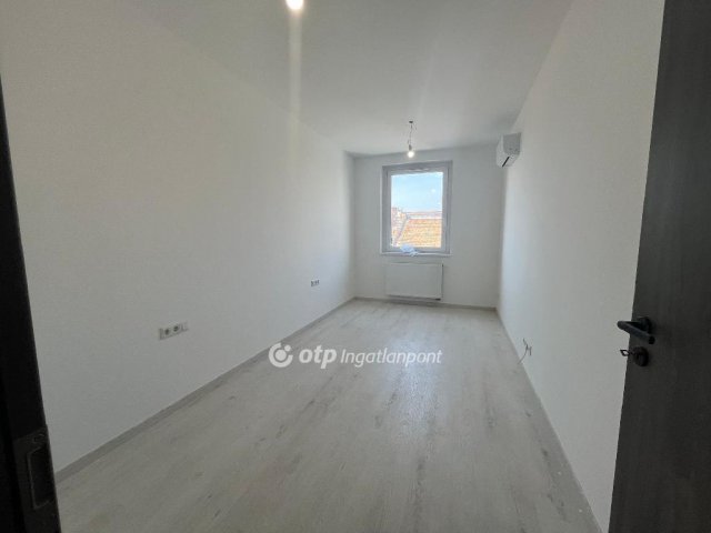 Eladó téglalakás, Budapesten, VIII. kerületben 109.9 M Ft