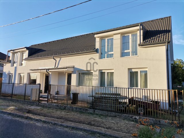 Eladó ikerház, Gödöllőn 79 M Ft, 5 szobás
