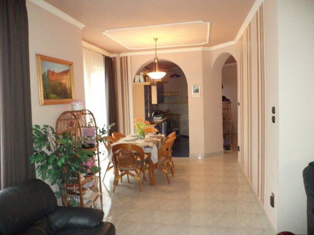 Eladó családi ház, Debrecenben 79 M Ft, 4+1 szobás