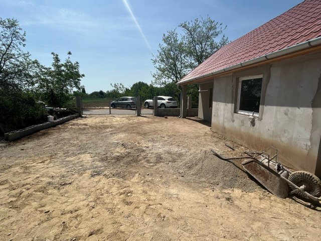 Eladó családi ház, Monoron 29.9 M Ft, 2 szobás