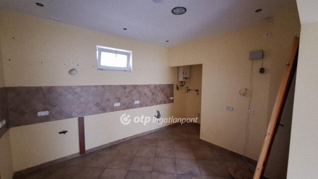 Eladó családi ház, Siófokon 159.9 M Ft, 7 szobás