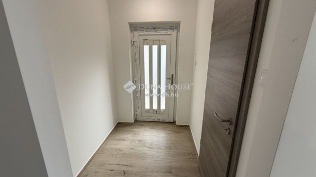 Eladó családi ház, Kecskeméten 69.99 M Ft, 5 szobás