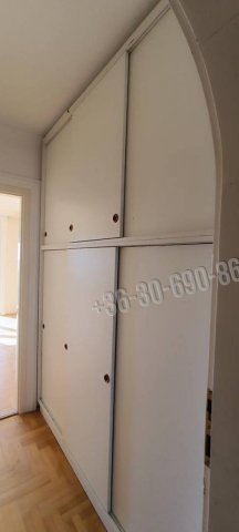 Eladó családi ház, Budaörsön 240 M Ft, 6 szobás