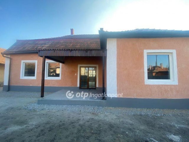 Eladó családi ház, Jászapátiban 16.99 M Ft, 3 szobás