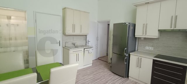 Kiadó téglalakás, albérlet, Szegeden 150 E Ft / hó, 1+1 szobás