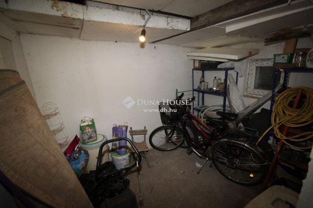 Eladó családi ház, Kecskeméten 26.5 M Ft, 1 szobás
