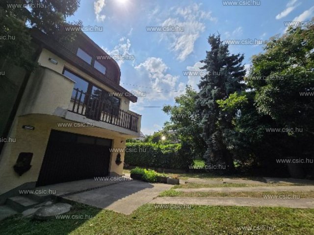 Eladó családi ház, Budapesten, III. kerületben 219 M Ft