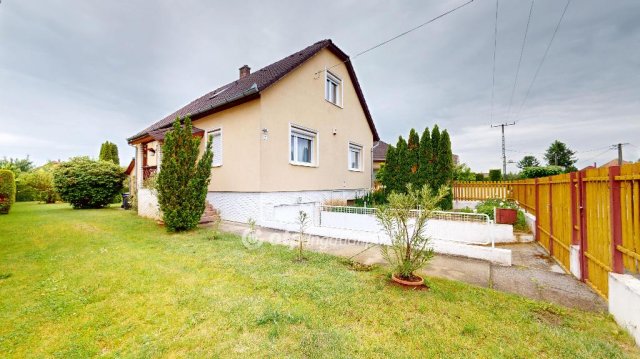 Eladó családi ház, Nyíregyházán 65.5 M Ft, 2+2 szobás