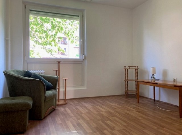 Kiadó panellakás, albérlet, Pécsett 200 E Ft / hó, 2 szobás