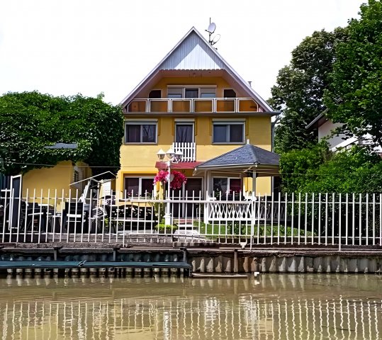Eladó családi ház, Szigetszentmiklóson 114.99 M Ft, 8 szobás