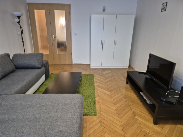 Kiadó téglalakás, albérlet, V. kerületben, Vadász utcában