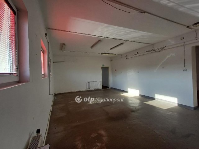 Eladó ipari ingatlan, Polgáron 49.9 M Ft, 4 szobás