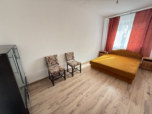Kiadó panellakás, albérlet, Pakson 150 E Ft / hó, 2 szobás