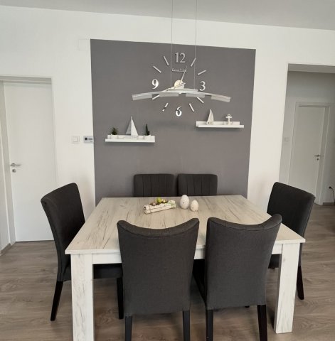 Eladó családi ház, Szigetszentmiklóson 124.9 M Ft, 5 szobás