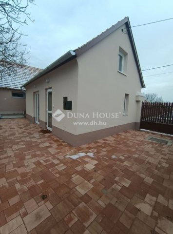 Eladó családi ház, Cserkúton 49.9 M Ft, 2 szobás