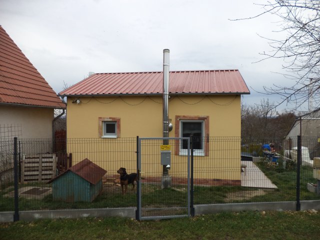 Eladó nyaraló, Várpalotán 24.5 M Ft, 2 szobás