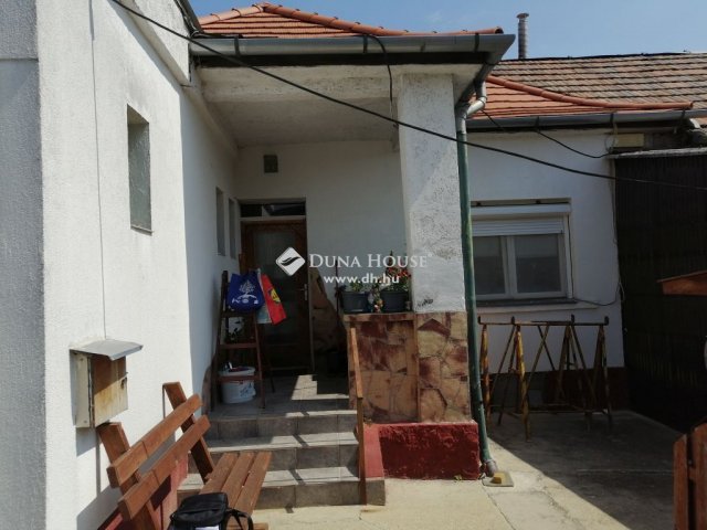 Eladó családi ház, Budapesten, XVI. kerületben 85 M Ft, 4 szobás