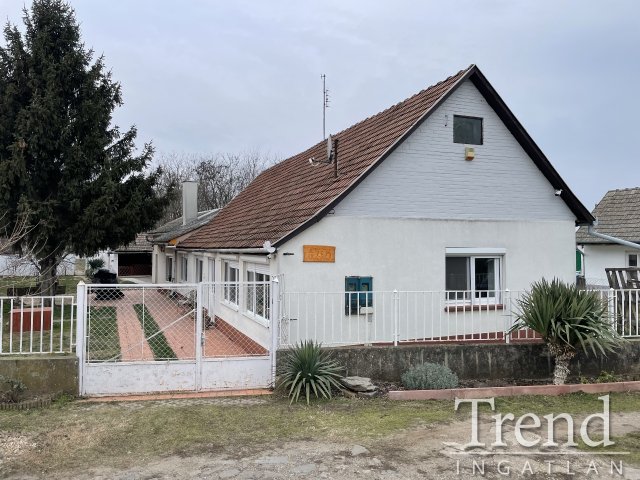 Eladó családi ház, Dunaföldváron 37.9 M Ft, 3 szobás