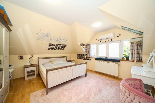 Eladó családi ház, Mogyoródon 199 M Ft, 5+1 szobás