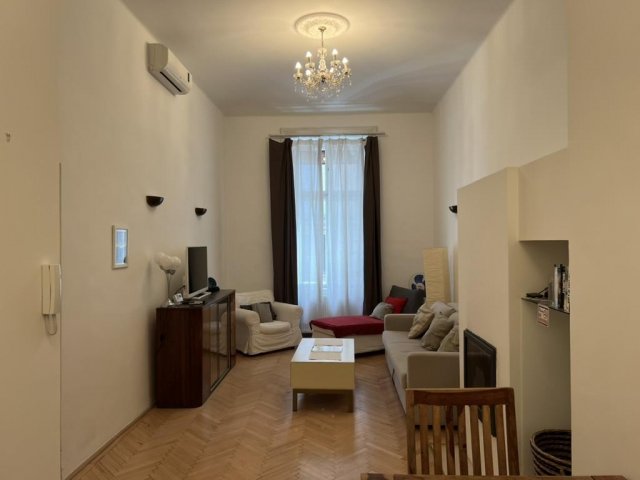 Eladó téglalakás, Budapesten, VI. kerületben 84.5 M Ft, 2 szobás